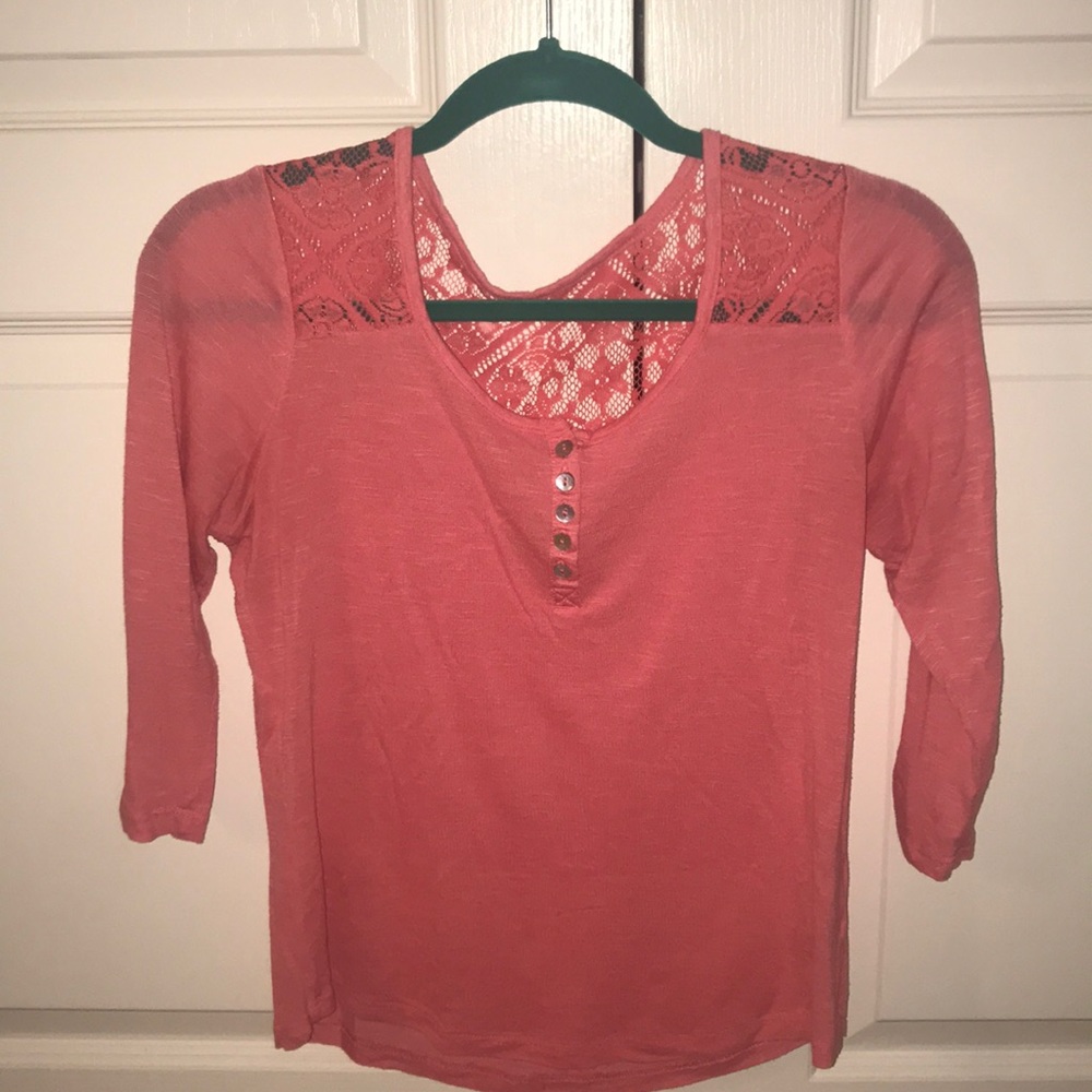 Quarter sleeve T-shirt